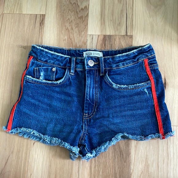 Zara Midrise jean short with orange stripe - Picture 1 of 4